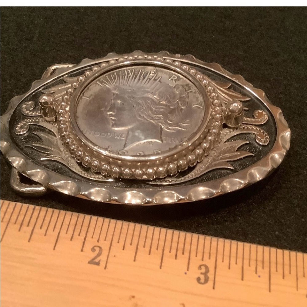 1925 Peace Dollar on white metal belt buckle bezel mount - Picture 6 of 10